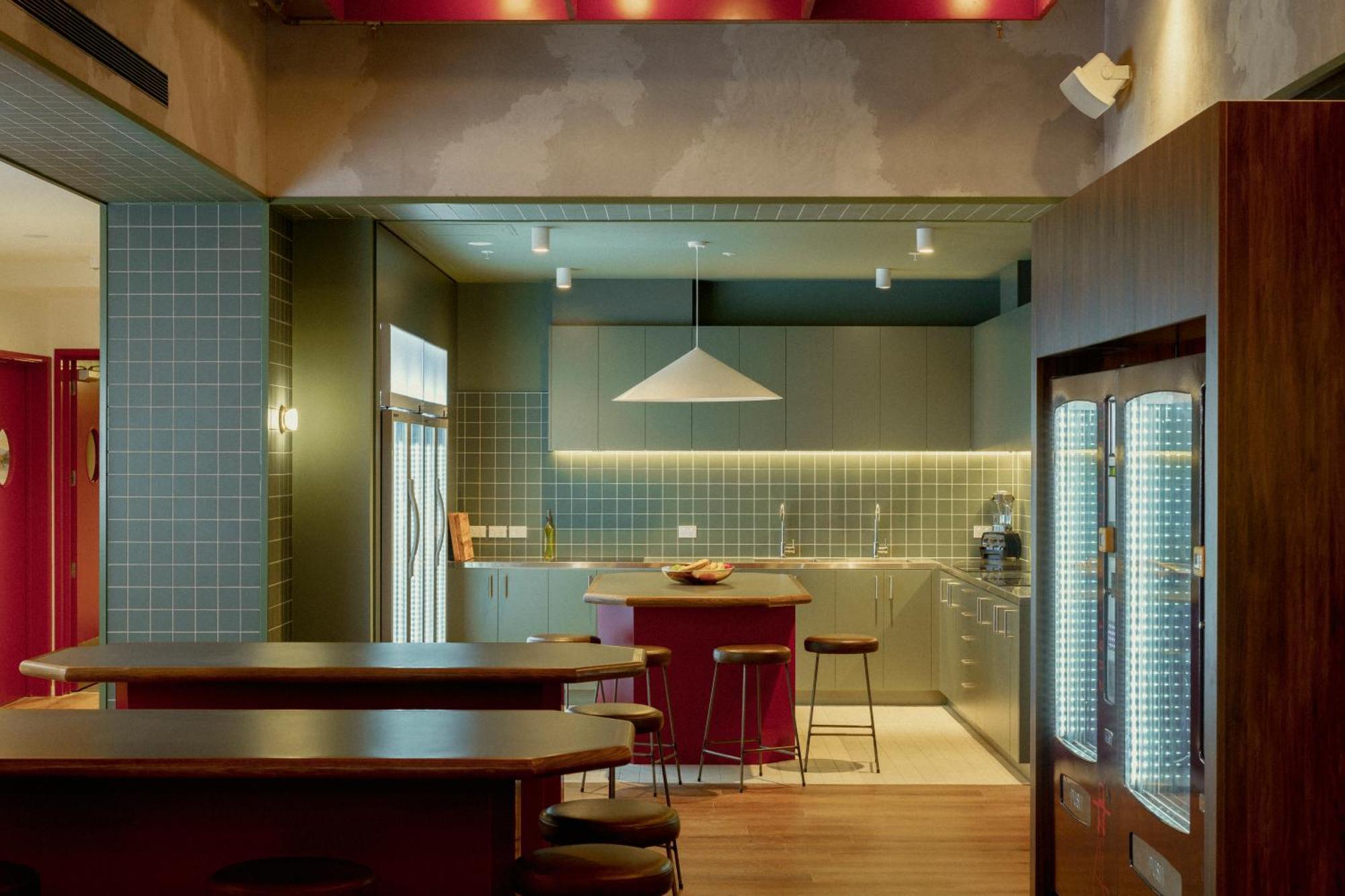 Drifter Hotel *